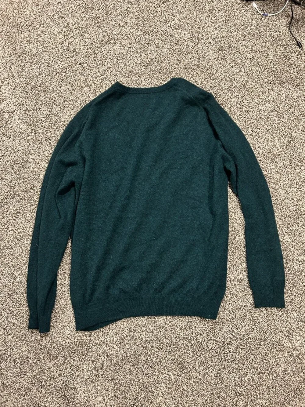 Lochmere 100% Cashmere V-neck Sweater Sz: XL - Picture 2 of 3